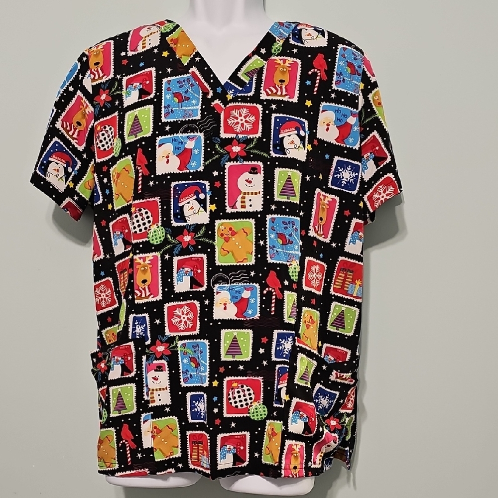 UA Flex Festive Holiday Scrub Top. Size Xl. 4 Pockets. 23.5 Ptp